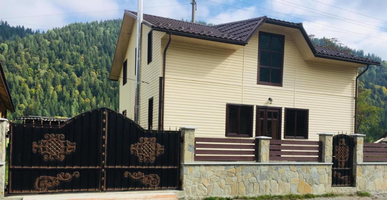 Гірська Роса Apartment Verkhniy Yasenov Ngoại thất bức ảnh