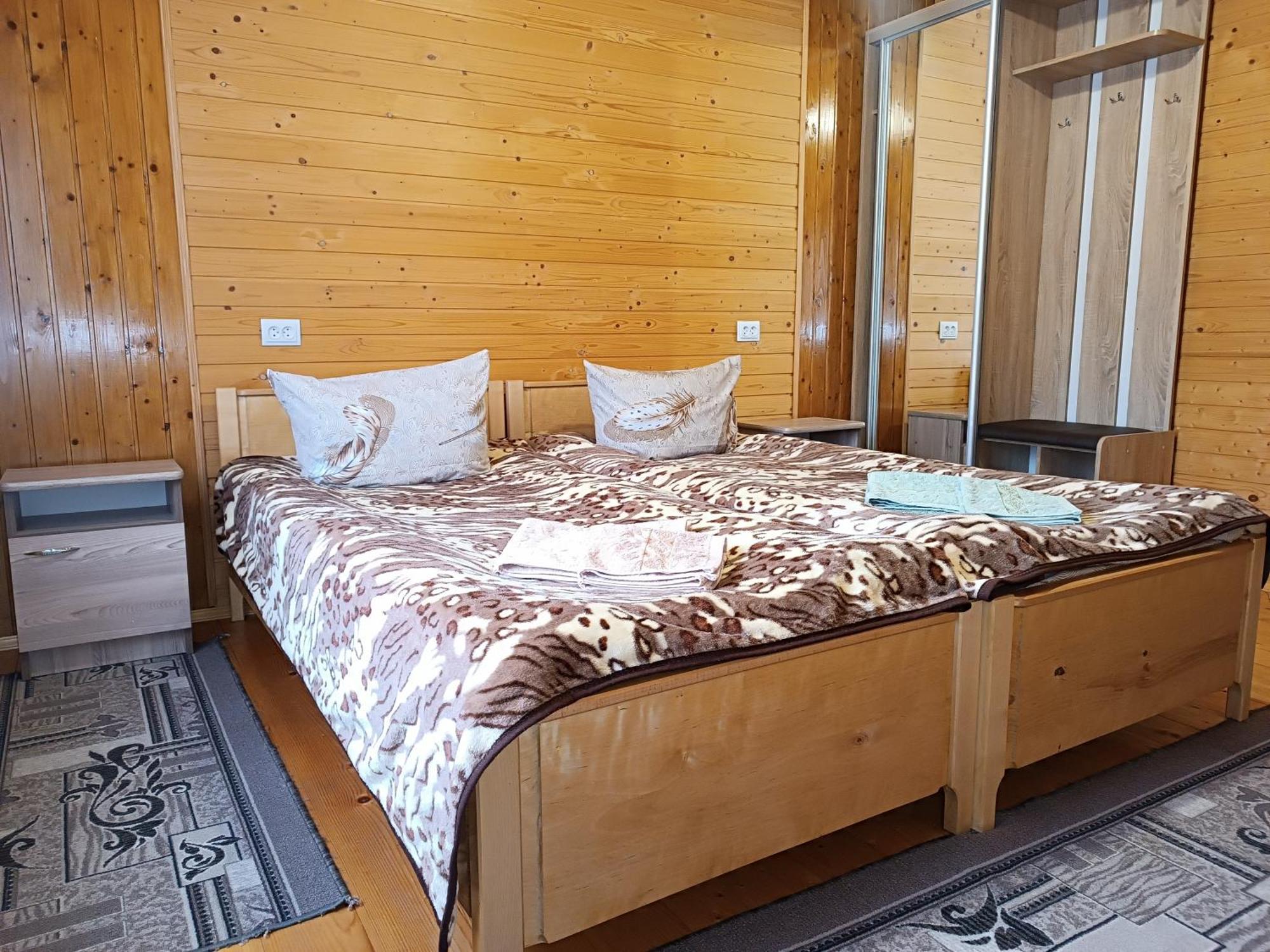Гірська Роса Apartment Verkhniy Yasenov Ngoại thất bức ảnh